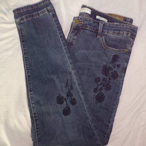 Anne Klein Skinny Ankle Jean's Embroidered Size 14